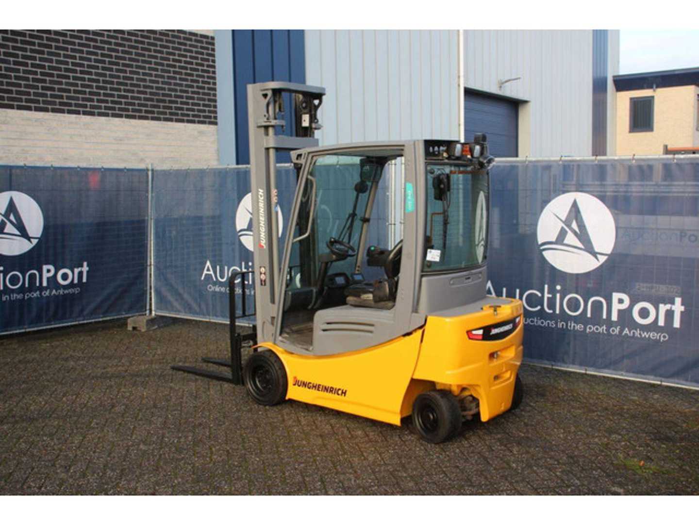 Used Forklift Jungheinrich EFG 320 4 ratų šakinis krautuvas (Image 3)