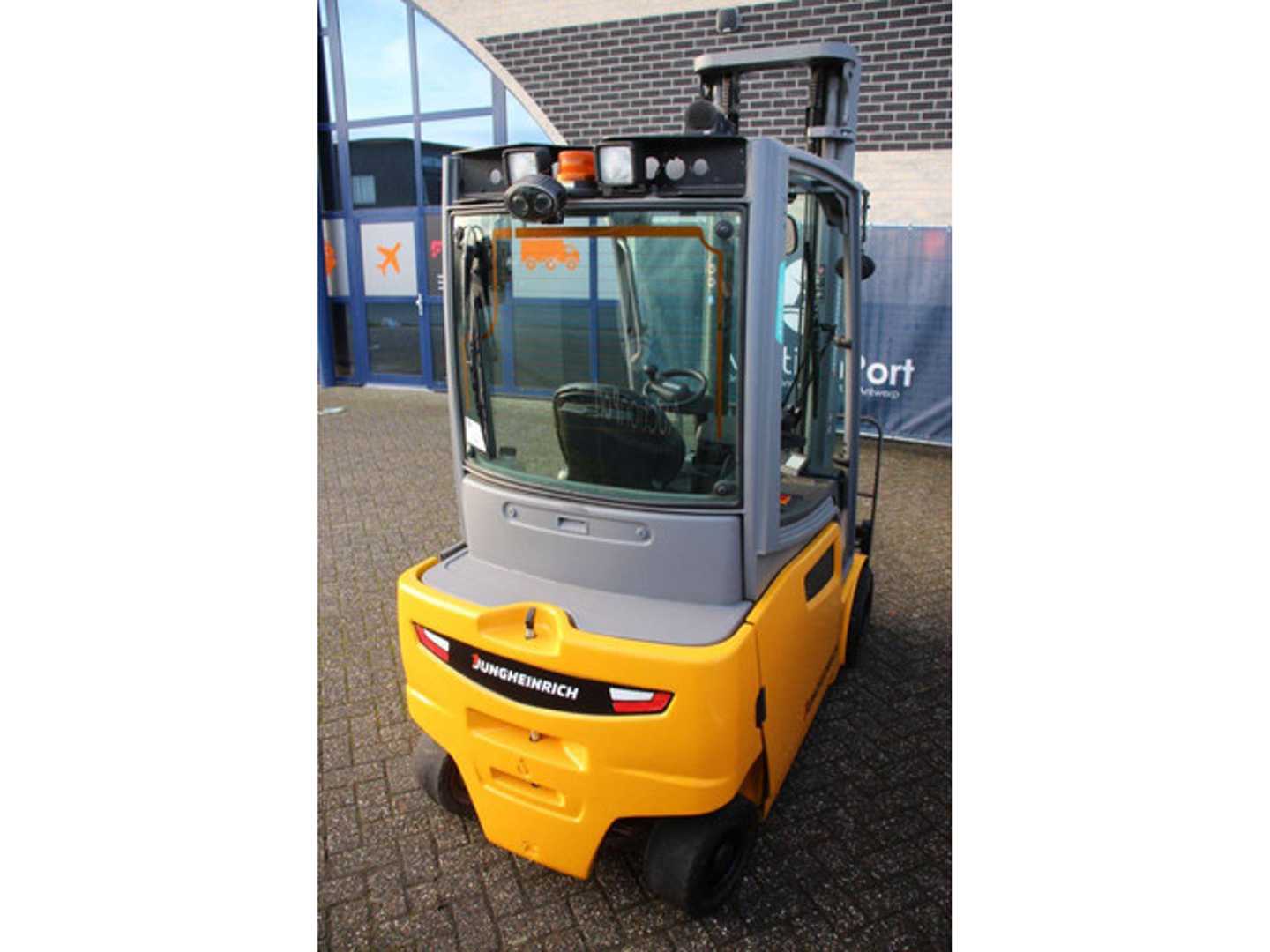 Used Forklift Jungheinrich EFG 320 4 ratų šakinis krautuvas (Image 5)