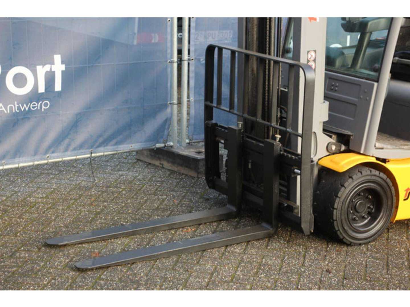Used Forklift Jungheinrich EFG 320 4 ratų šakinis krautuvas (Image 9)