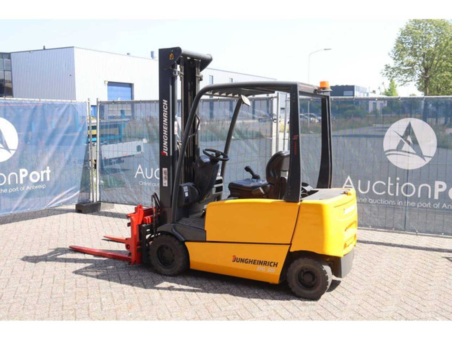 Used Forklift Jungheinrich EFG 320 4 ratų šakinis krautuvas (Image 3)