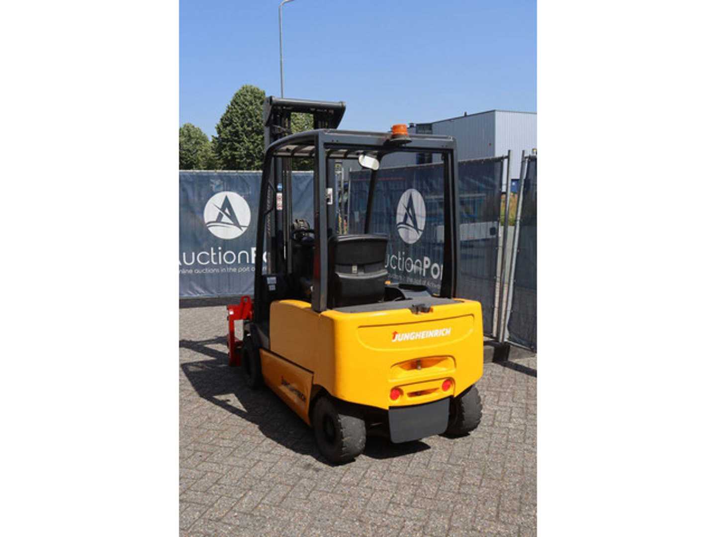 Used Forklift Jungheinrich EFG 320 4 ratų šakinis krautuvas (Image 4)
