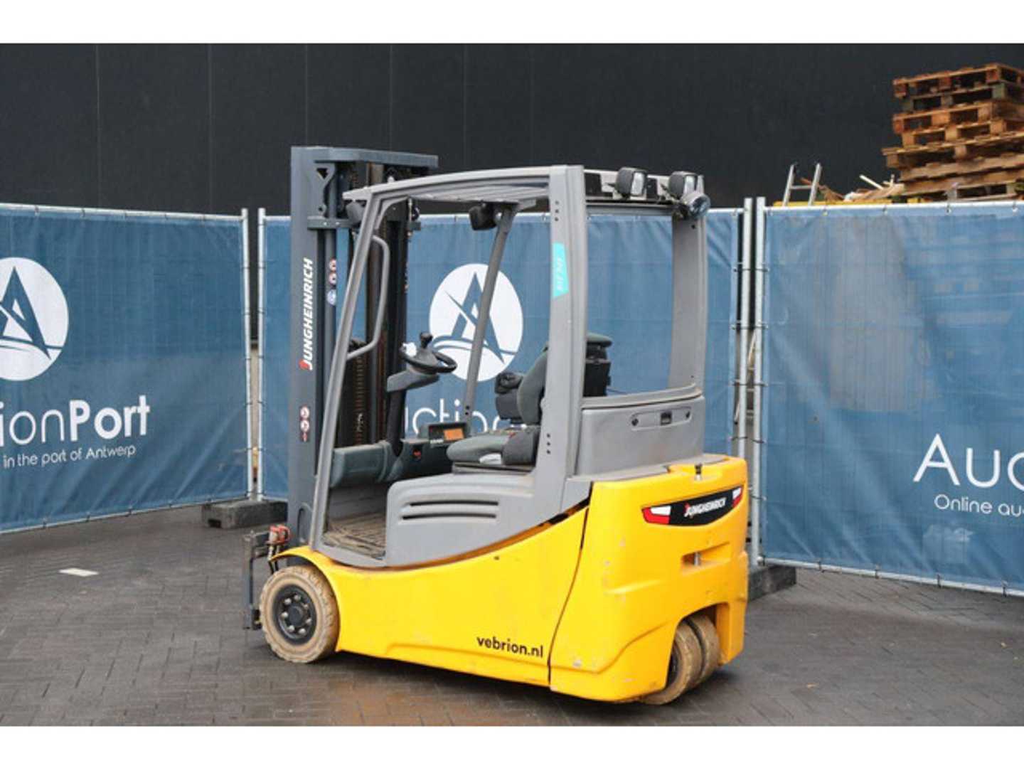 Used Forklift Jungheinrich EFG 216 440DZ 4 ratų šakinis krautuvas (Image 4) Used Forklift Jungheinrich EFG 216 440DZ 4 ratų šakinis krautuvas (Image 4)