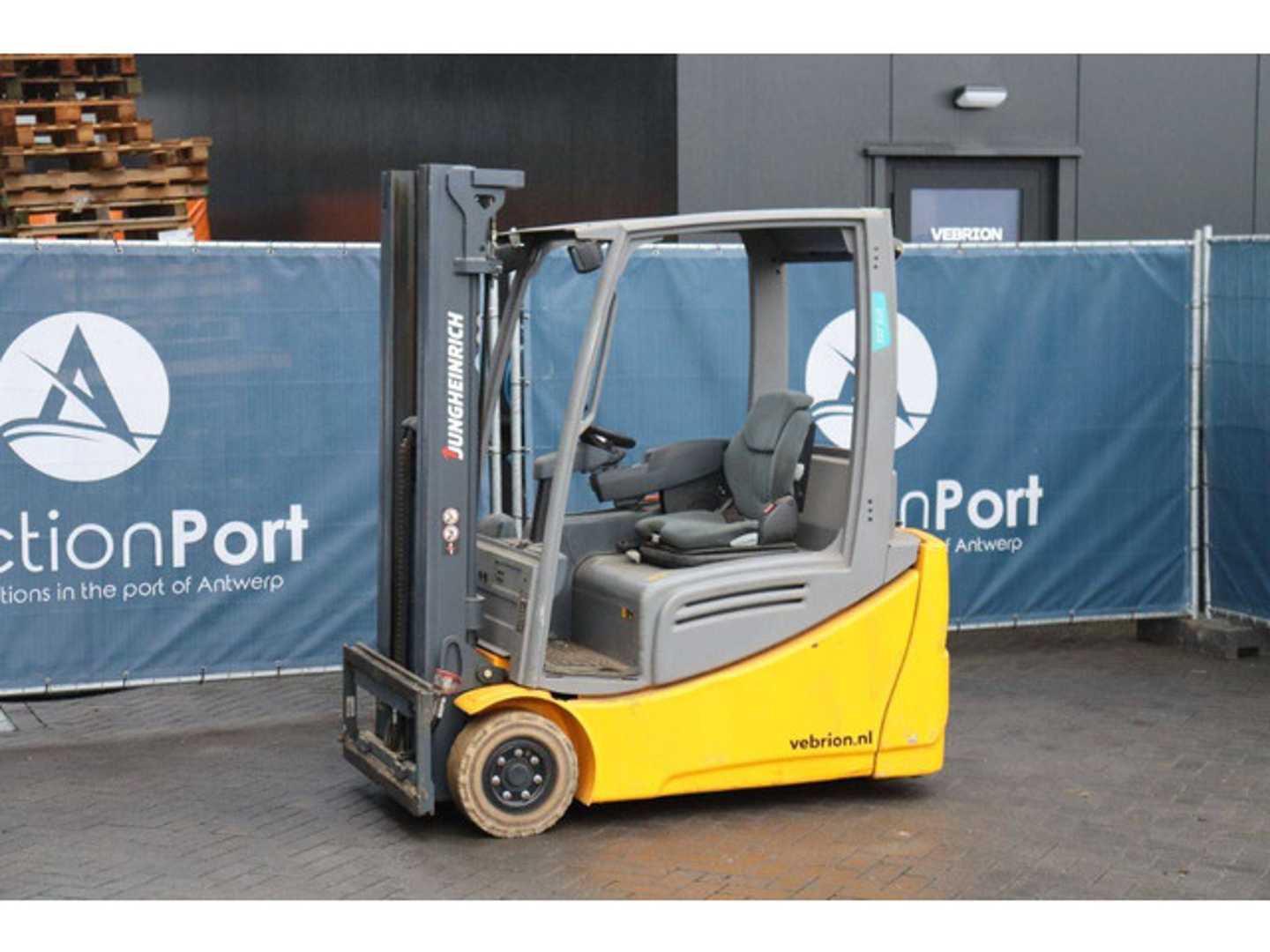 Used Forklift Jungheinrich EFG 216 440DZ 4 ratų šakinis krautuvas (Image 9) Used Forklift Jungheinrich EFG 216 440DZ 4 ratų šakinis krautuvas (Image 9)