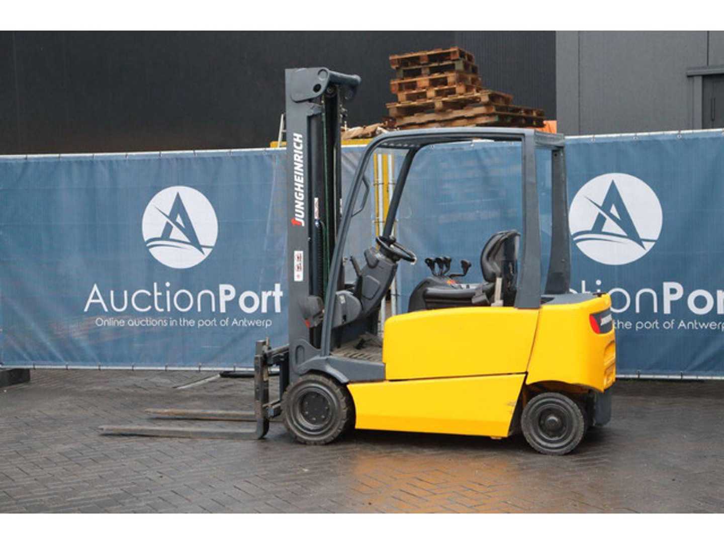 Used Forklift Jungheinrich EFG 320 4 ratų šakinis krautuvas (Image 3)