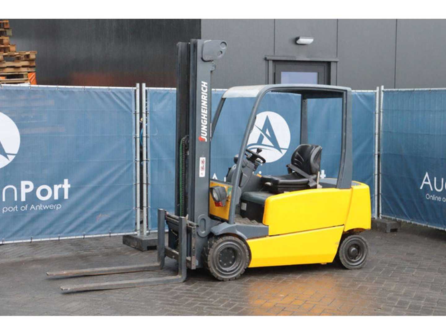 Used Forklift Jungheinrich EFG 320 4 ratų šakinis krautuvas (Image 9)