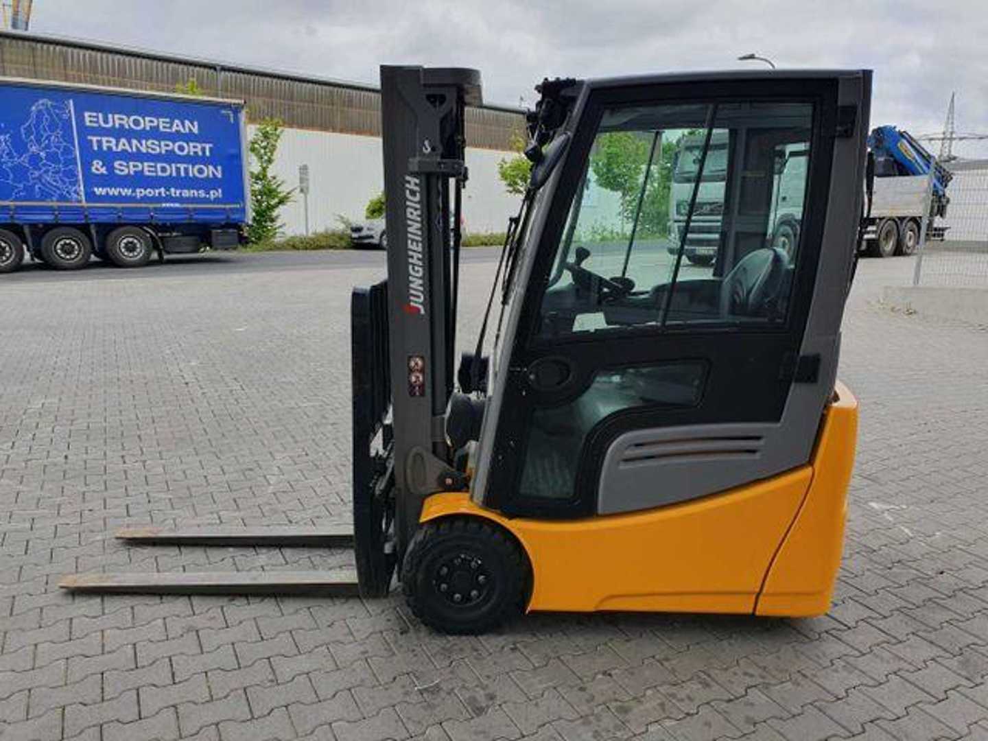 Used Forklift Jungheinrich EFG 215 / Triplex: 4.25m! / SS / 4.297h! 4 ratų šakinis krautuvas (Image 20) Used Forklift Jungheinrich EFG 215 / Triplex: 4.25m! / SS / 4.297h! 4 ratų šakinis krautuvas (Image 20)