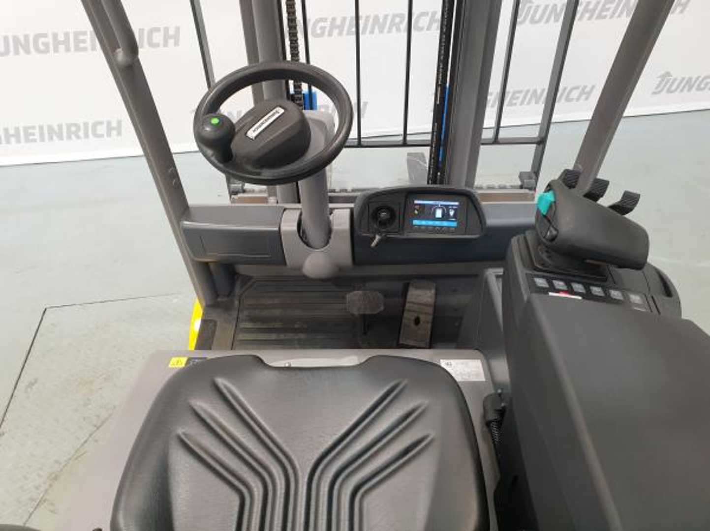 Used Forklift Jungheinrich EFG 215 Li SP GE 100-400 ZT 4 ratų šakinis krautuvas (Image 3) Used Forklift Jungheinrich EFG 215 Li SP GE 100-400 ZT 4 ratų šakinis krautuvas (Image 3)