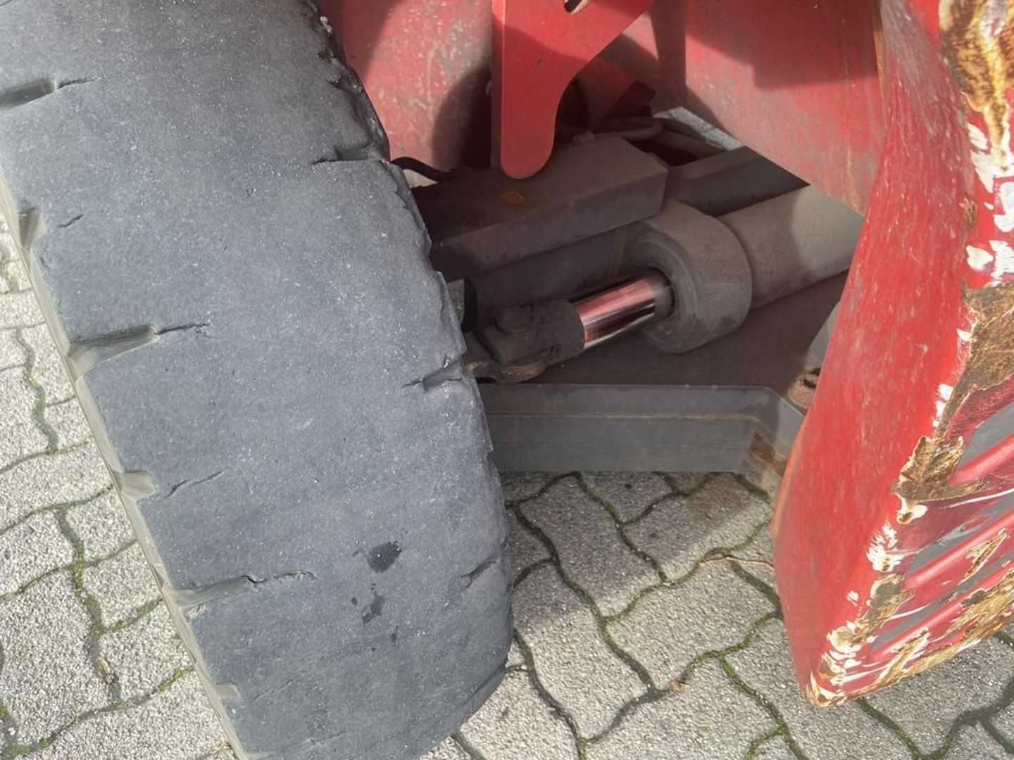 Used Forklift Kalmar ECF80-9 4 ratų šakinis krautuvas (Image 9)