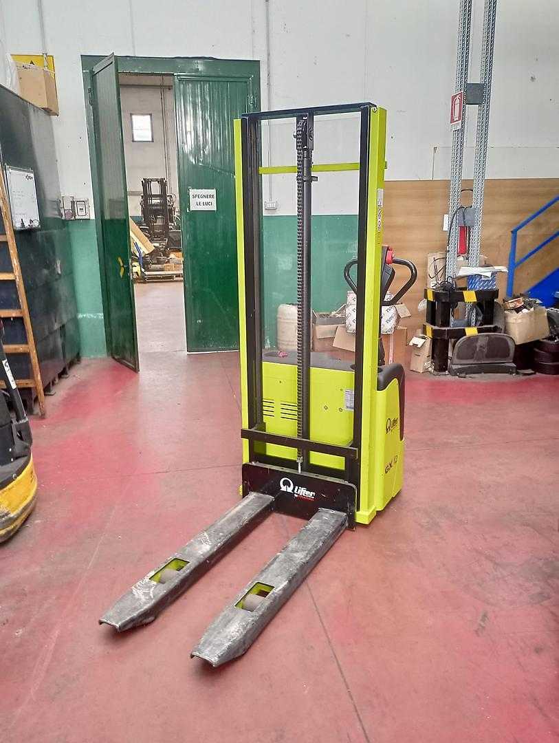 Used Forklift Lifter GX 12/29 4 ratų šakinis krautuvas (Image 2) Used Forklift Lifter GX 12/29 4 ratų šakinis krautuvas (Image 2)