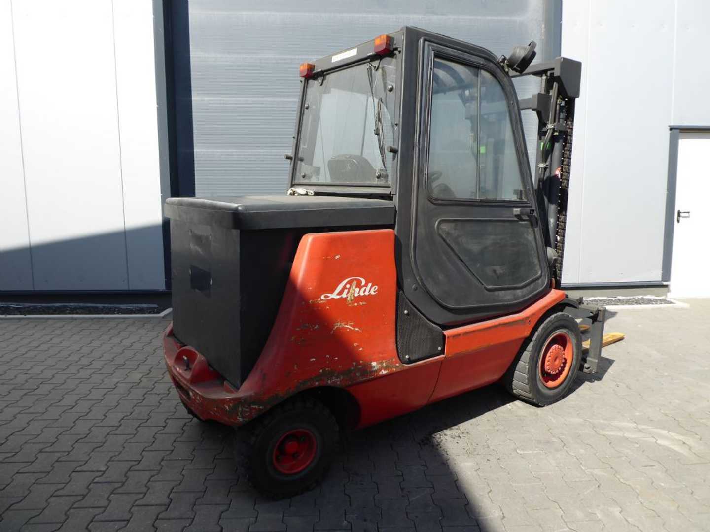Used Forklift Linde E40P 4 ratų šakinis krautuvas (Image 6)