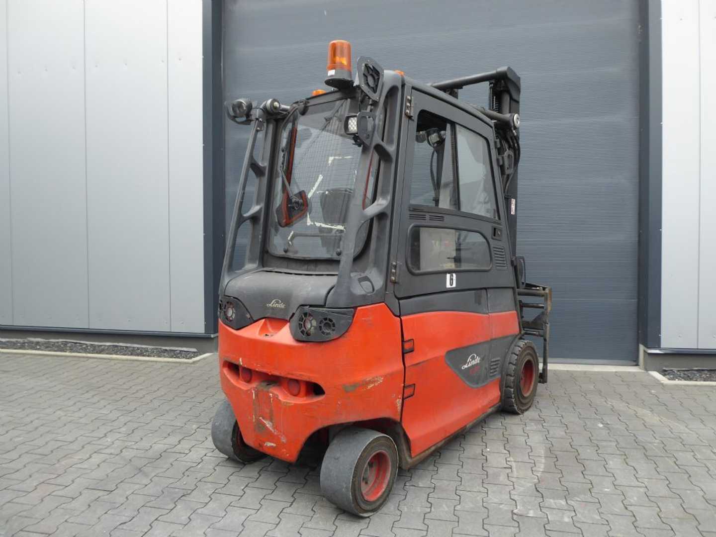Used Forklift Linde E30HL-01/600 4 ratų šakinis krautuvas (Image 8) Used Forklift Linde E30HL-01/600 4 ratų šakinis krautuvas (Image 8)