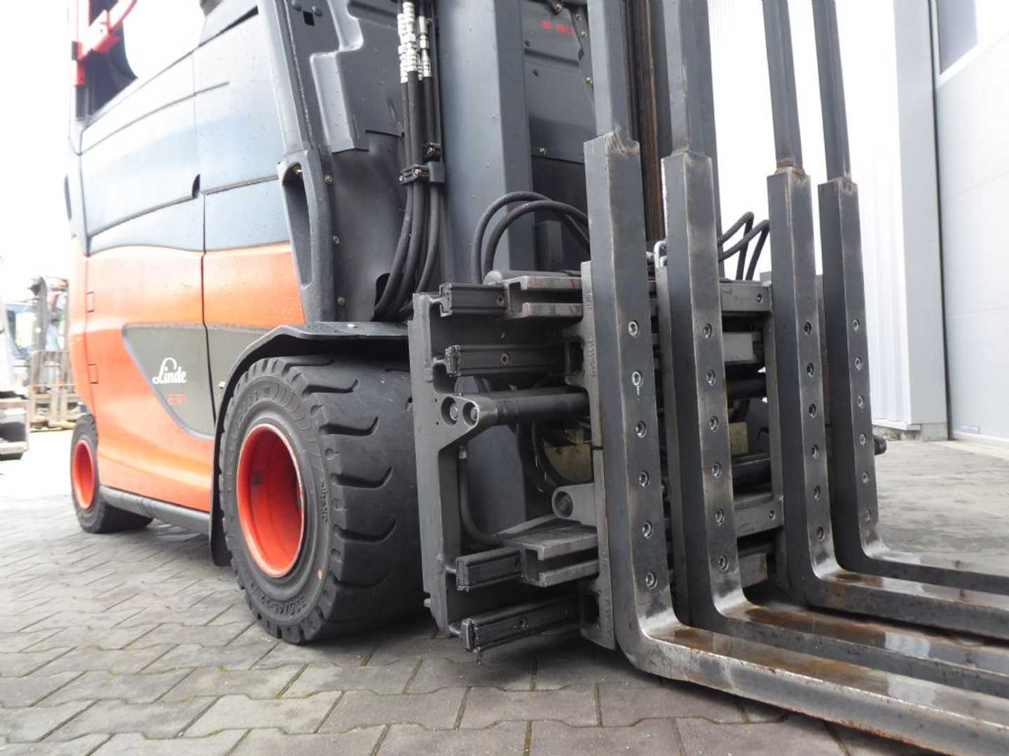 Used Forklift Linde E30HL-01/600 4 ratų šakinis krautuvas (Image 8) Used Forklift Linde E30HL-01/600 4 ratų šakinis krautuvas (Image 8)