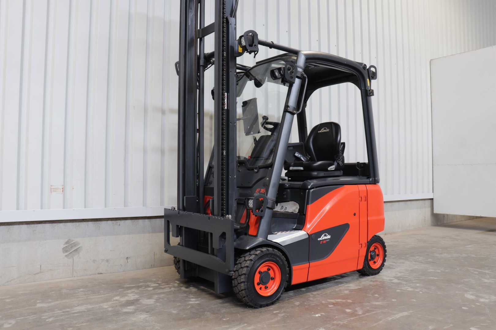 Used Forklift Linde E16PH-02 BR386 4 ratų šakinis krautuvas (Image 5) Used Forklift Linde E16PH-02 BR386 4 ratų šakinis krautuvas (Image 5)
