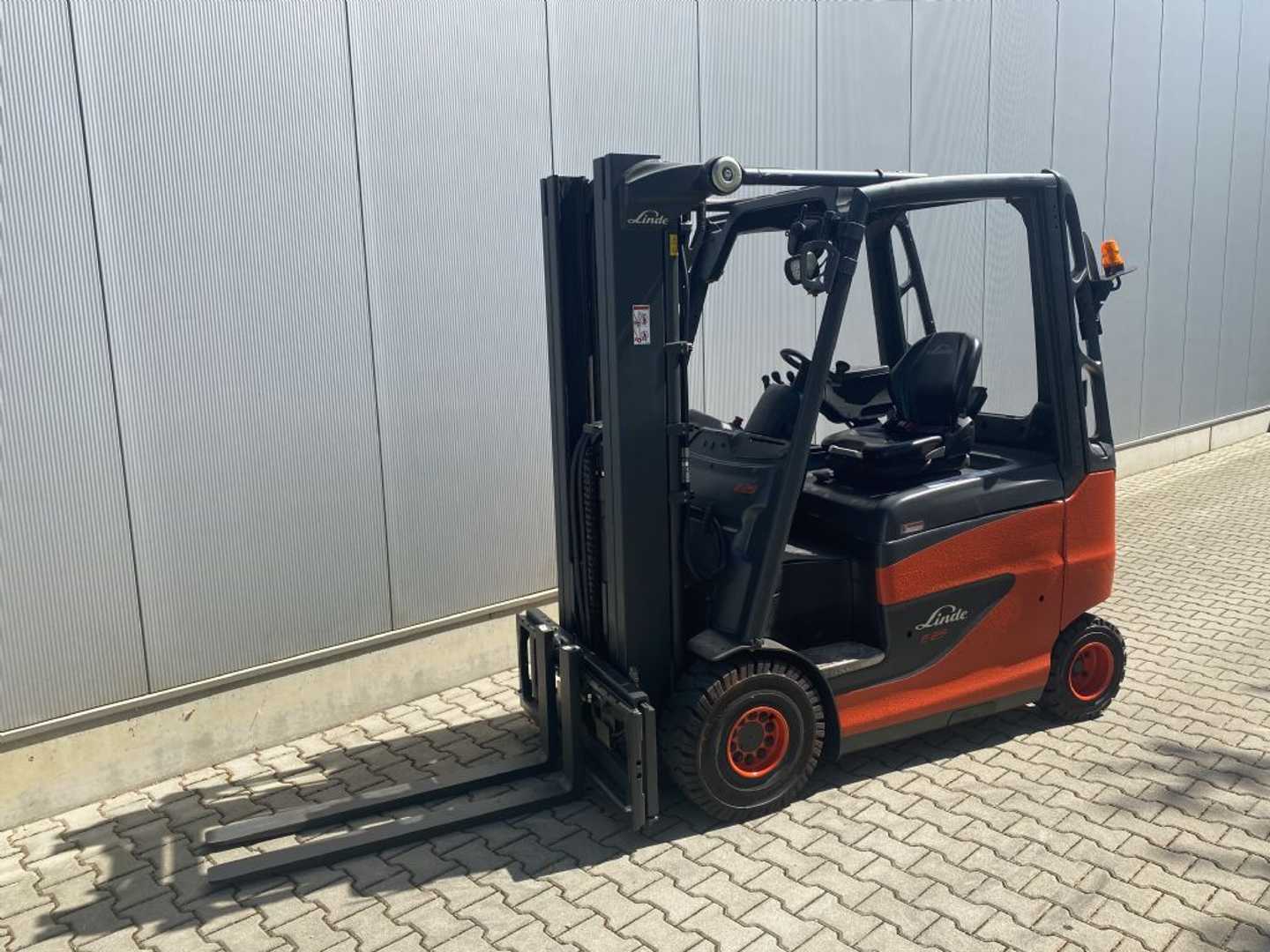 Used Forklift Linde E25H-01 4 ratų šakinis krautuvas (Image 3)