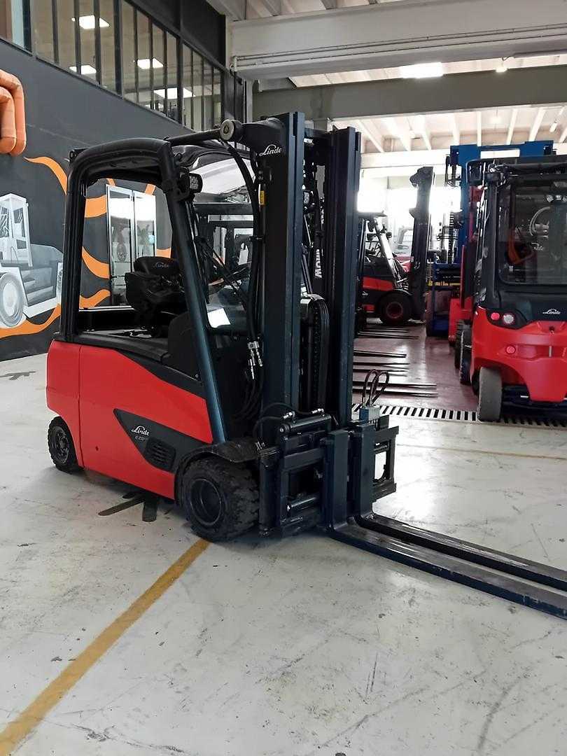 Used Forklift Linde E20PHL-02 4 ratų šakinis krautuvas (Image 2) Used Forklift Linde E20PHL-02 4 ratų šakinis krautuvas (Image 2)