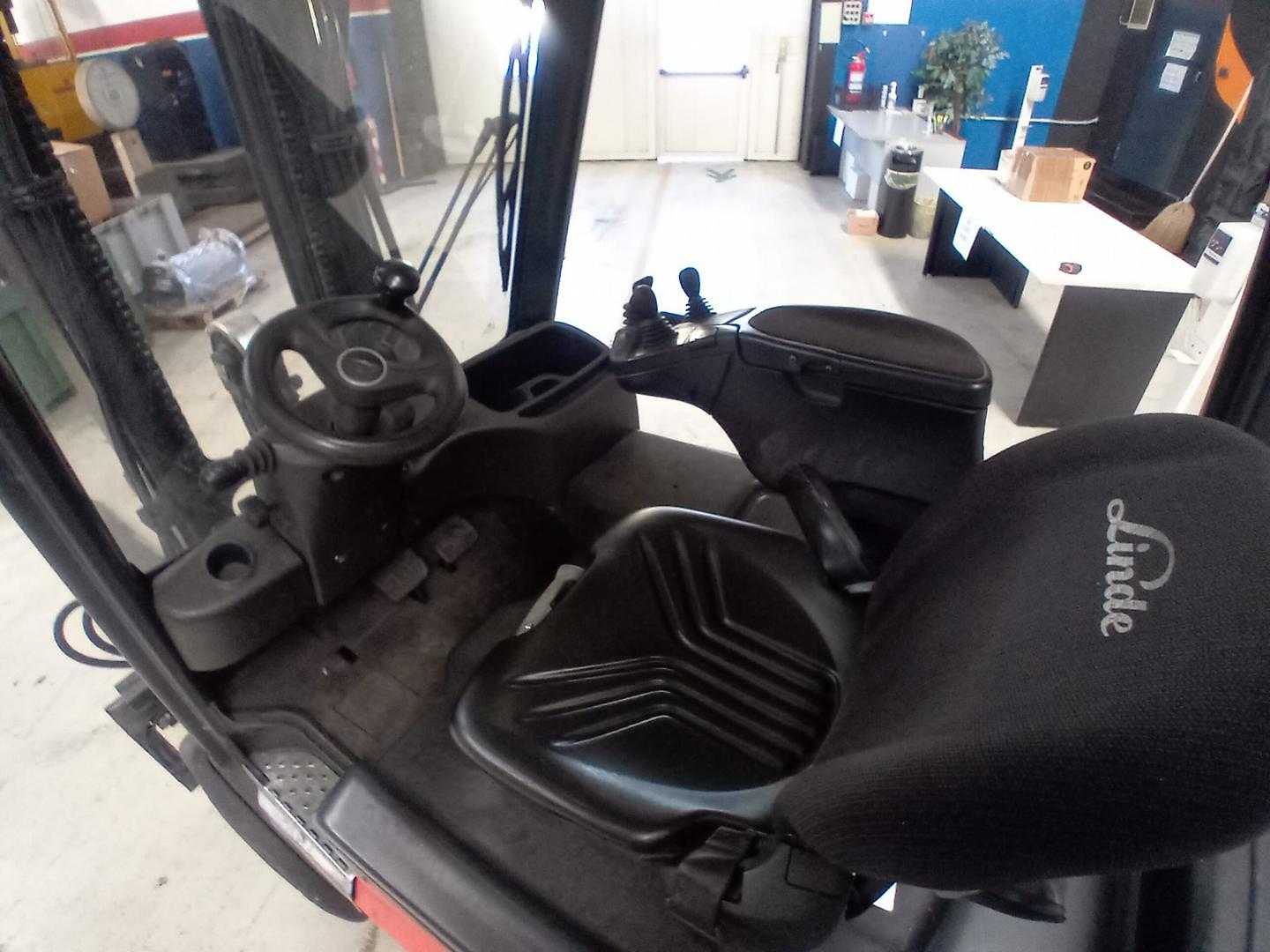 Used Forklift Linde E20PHL-02 4 ratų šakinis krautuvas (Image 4) Used Forklift Linde E20PHL-02 4 ratų šakinis krautuvas (Image 4)