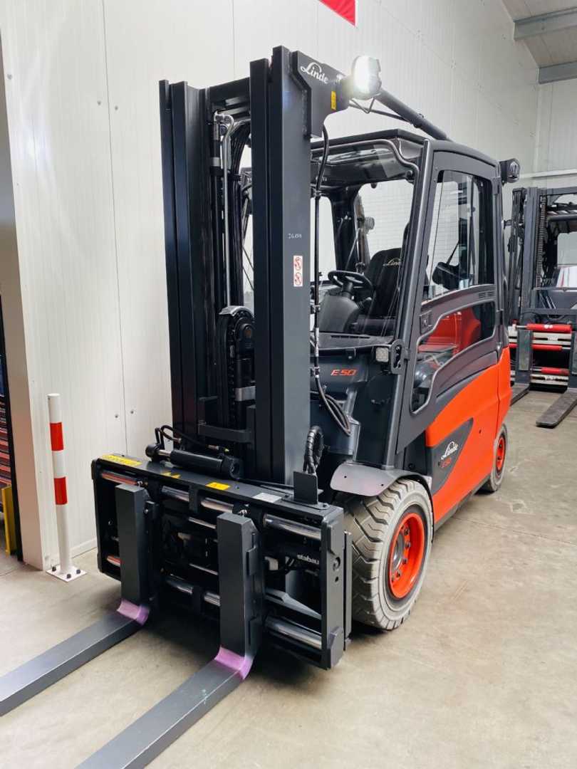 Used Forklift Linde E 50 HL-01/600 Kabine Triplex 4 ratų šakinis krautuvas (Image 1)