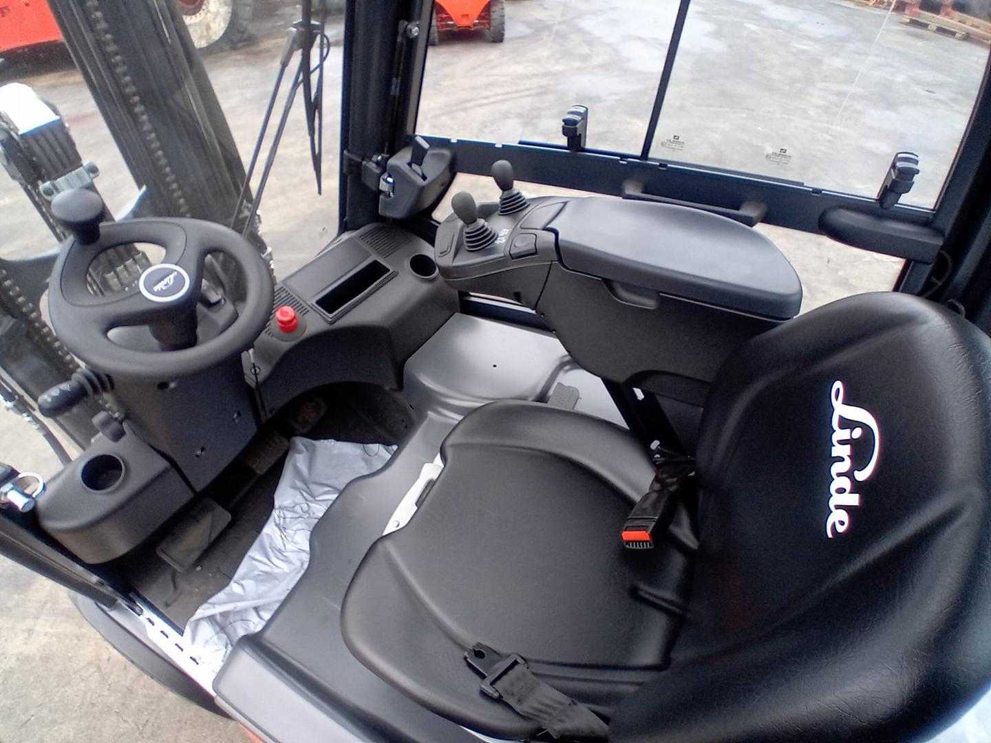 Used Forklift Linde E20PL-02 4 ratų šakinis krautuvas (Image 5) Used Forklift Linde E20PL-02 4 ratų šakinis krautuvas (Image 5)