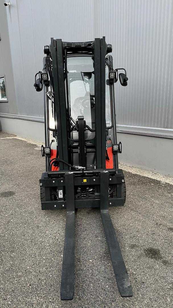 Used Forklift Linde E20PH-02 4 ratų šakinis krautuvas (Image 3) Used Forklift Linde E20PH-02 4 ratų šakinis krautuvas (Image 3)