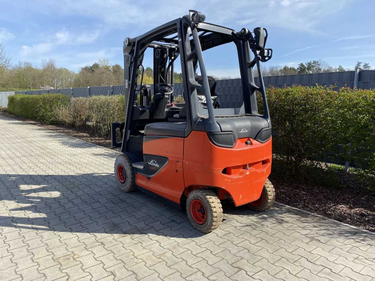 Used Forklift Linde E20H/600 BR387-01 4 ratų šakinis krautuvas (Image 3) Used Forklift Linde E20H/600 BR387-01 4 ratų šakinis krautuvas (Image 3)