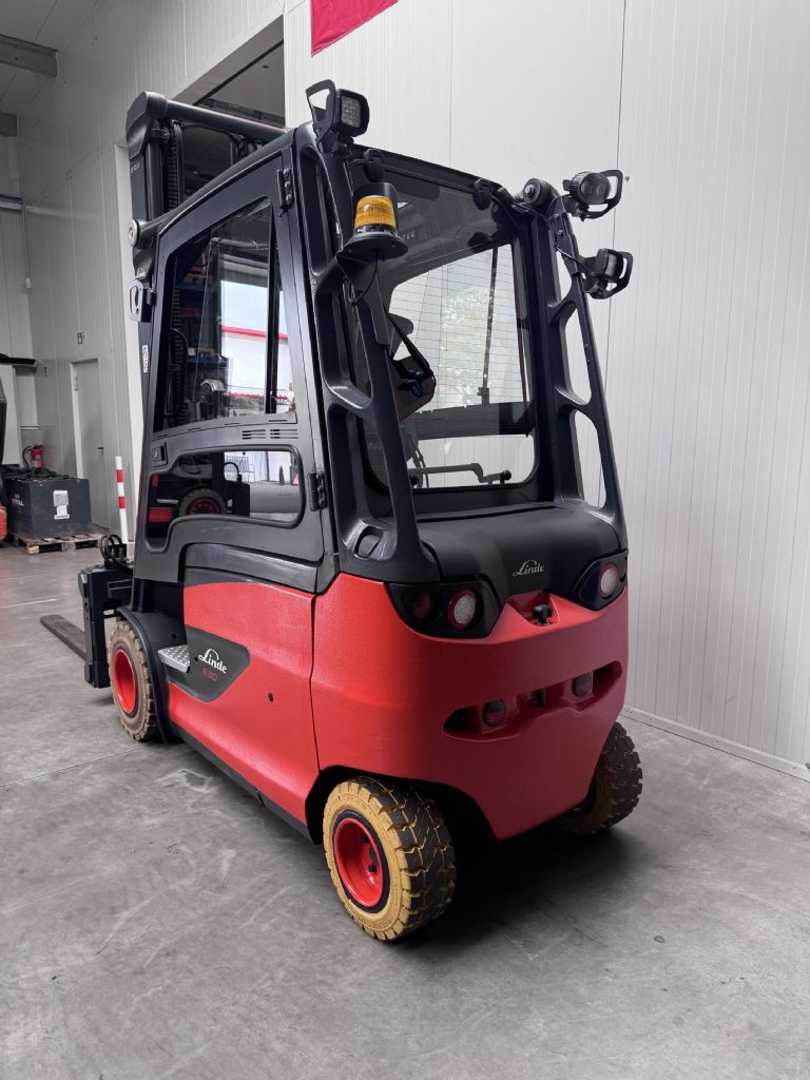 Used Forklift Linde E 30 HL-01/600 Kabine Triplex Batterie Bj.19 90% 4 ratų šakinis krautuvas (Image 3) Used Forklift Linde E 30 HL-01/600 Kabine Triplex Batterie Bj.19 90% 4 ratų šakinis krautuvas (Image 3)