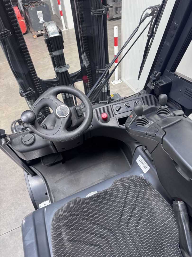 Used Forklift Linde E 30 HL-01/600 Kabine Triplex Batterie Bj.19 90% 4 ratų šakinis krautuvas (Image 7) Used Forklift Linde E 30 HL-01/600 Kabine Triplex Batterie Bj.19 90% 4 ratų šakinis krautuvas (Image 7)