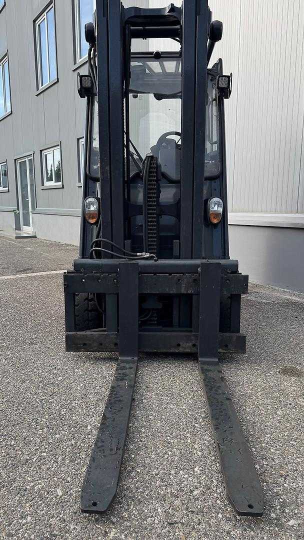 Used Forklift Linde E30HL-01/600 4 ratų šakinis krautuvas (Image 5) Used Forklift Linde E30HL-01/600 4 ratų šakinis krautuvas (Image 5)