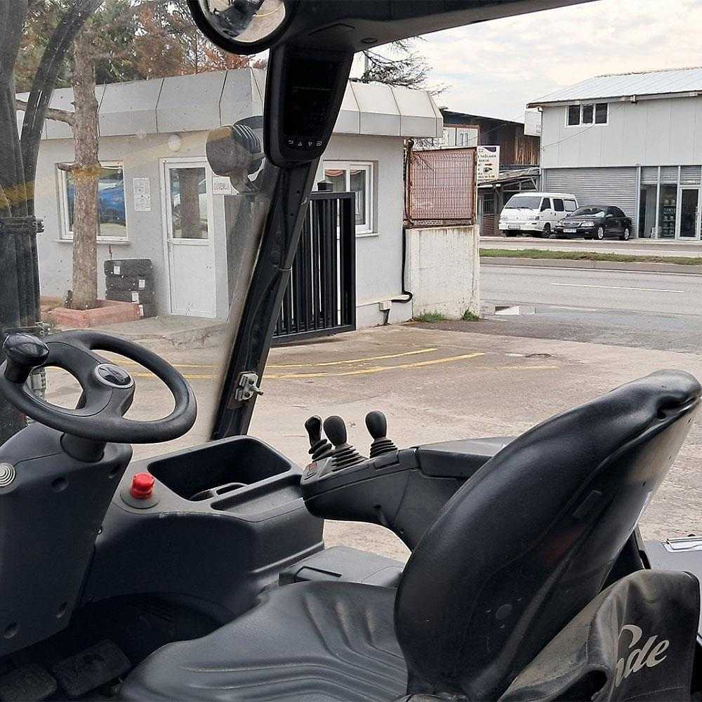 Used Forklift Linde E30L-387 4 ratų šakinis krautuvas (Image 4) Used Forklift Linde E30L-387 4 ratų šakinis krautuvas (Image 4)