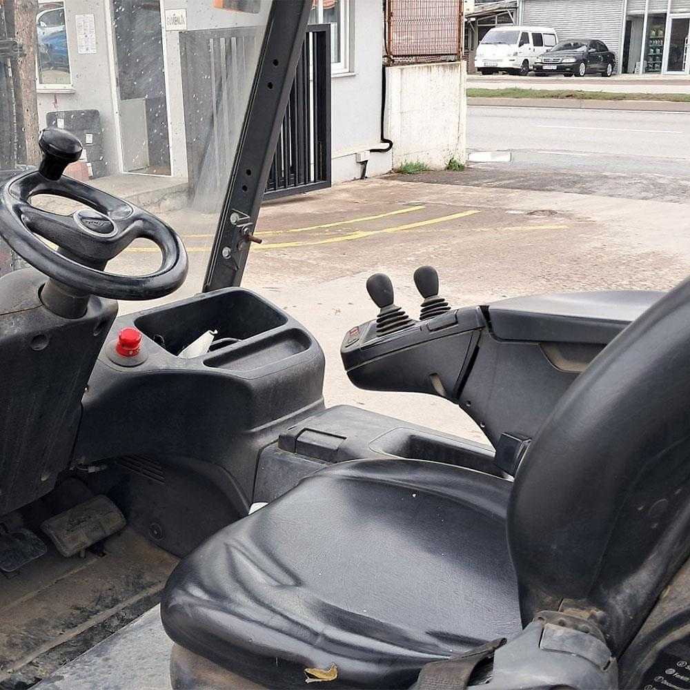 Used Forklift Linde E30L-387 4 ratų šakinis krautuvas (Image 2) Used Forklift Linde E30L-387 4 ratų šakinis krautuvas (Image 2)
