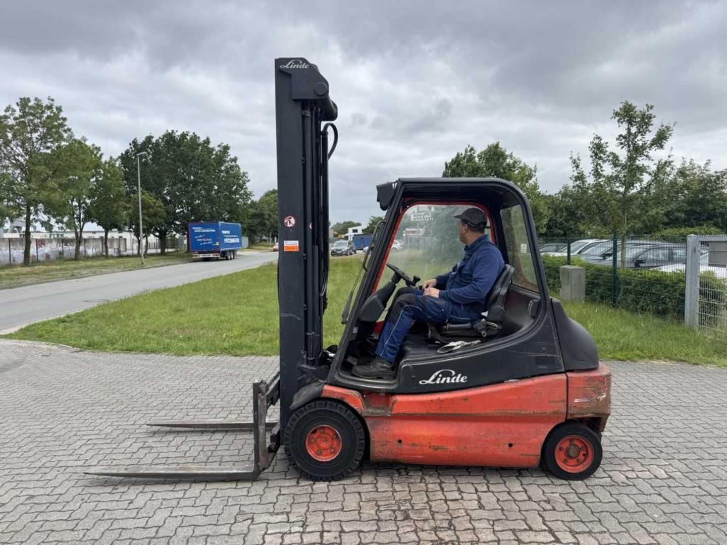 Used Forklift Linde E30-02 4 ratų šakinis krautuvas (Image 1)