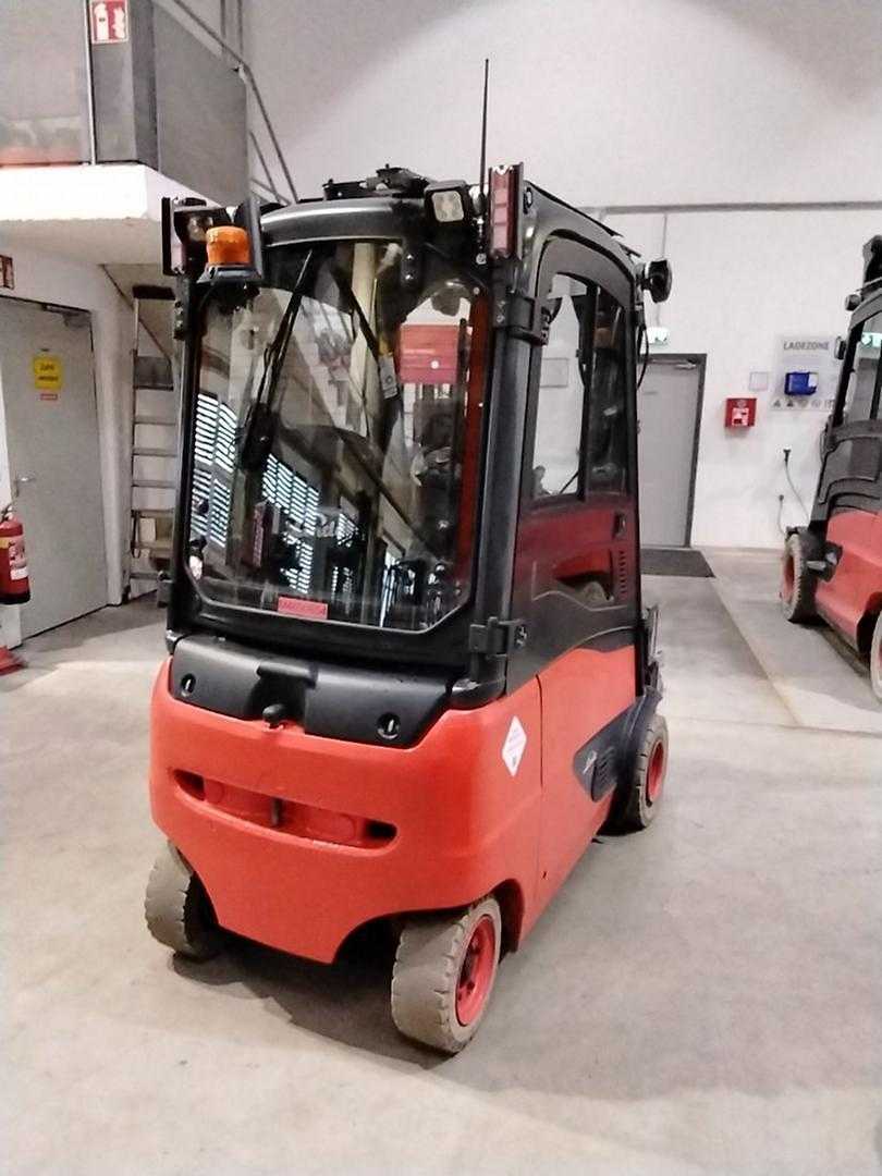Used Forklift Linde E18PH 4 ratų šakinis krautuvas (Image 2) Used Forklift Linde E18PH 4 ratų šakinis krautuvas (Image 2)
