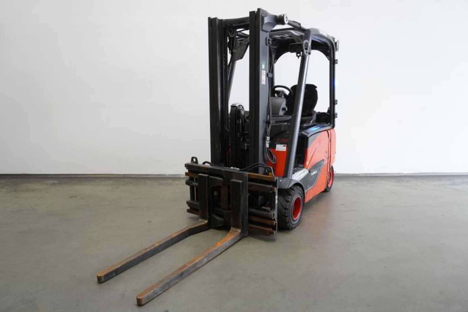 Used Forklift Linde E 20 PH EVO 386-02 4 ratų šakinis krautuvas (Image 1) Used Forklift Linde E 20 PH EVO 386-02 4 ratų šakinis krautuvas (Image 1)