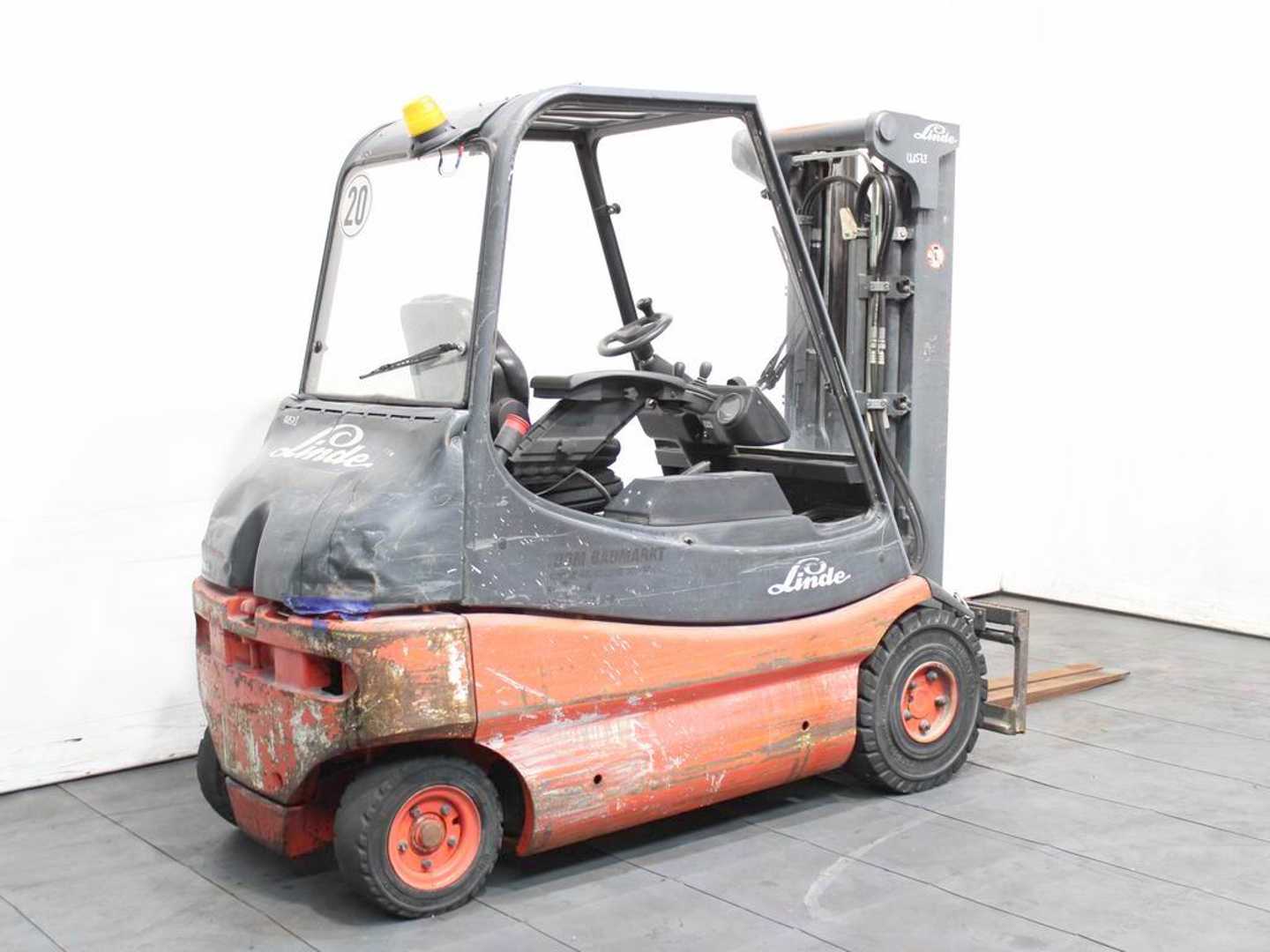 Used Forklift Linde E 25-02 336 4 ratų šakinis krautuvas (Image 2) Used Forklift Linde E 25-02 336 4 ratų šakinis krautuvas (Image 2)