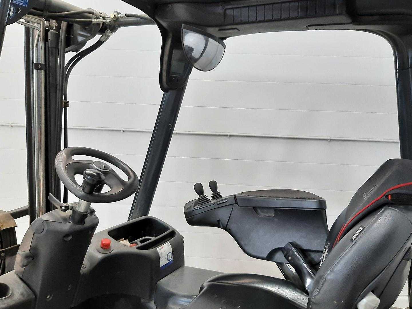 Used Forklift Linde E20PH-02 4 ratų šakinis krautuvas (Image 4) Used Forklift Linde E20PH-02 4 ratų šakinis krautuvas (Image 4)