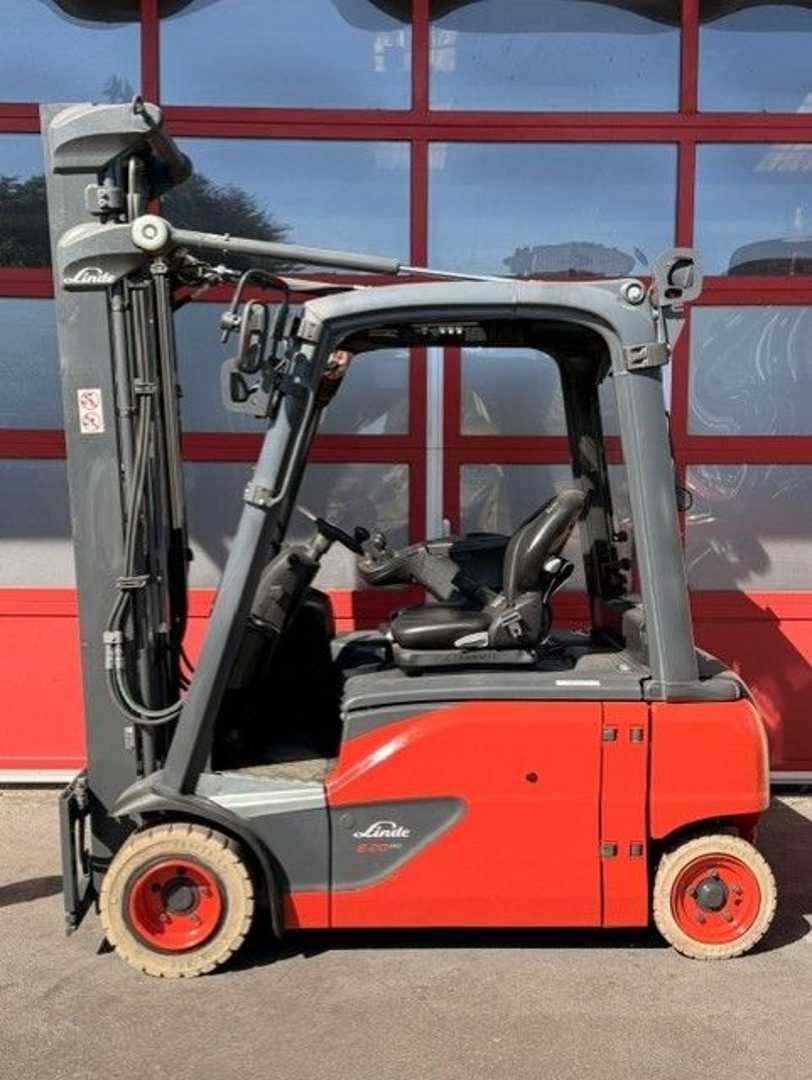 Used Forklift Linde E20PL-02 4 ratų šakinis krautuvas (Image 3) Used Forklift Linde E20PL-02 4 ratų šakinis krautuvas (Image 3)