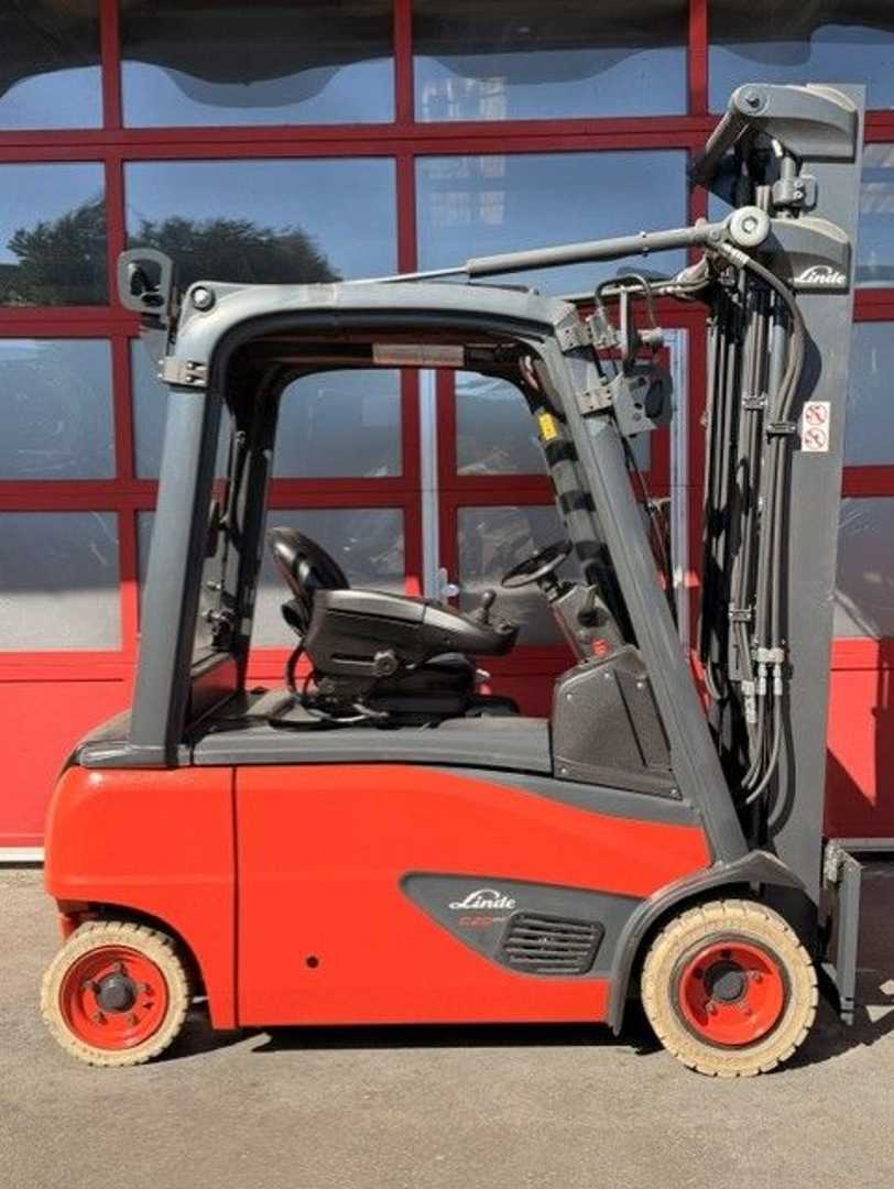Used Forklift Linde E20PL-02 4 ratų šakinis krautuvas (Image 4) Used Forklift Linde E20PL-02 4 ratų šakinis krautuvas (Image 4)