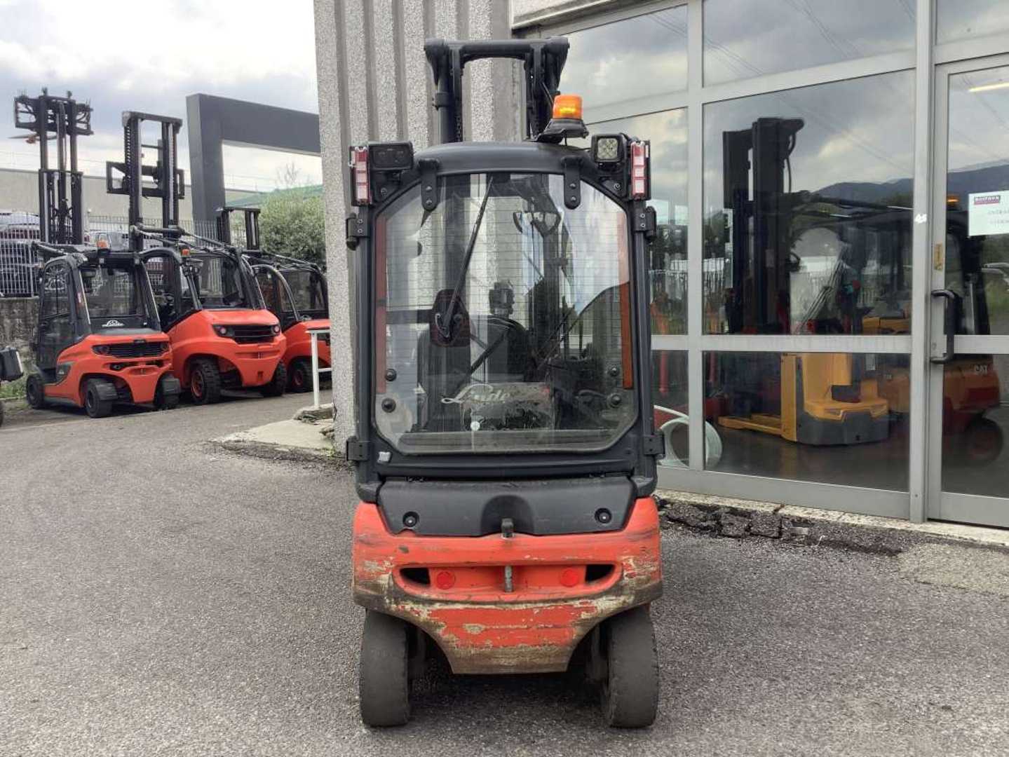 Used Forklift Linde E16P-02 4 ratų šakinis krautuvas (Image 3) Used Forklift Linde E16P-02 4 ratų šakinis krautuvas (Image 3)