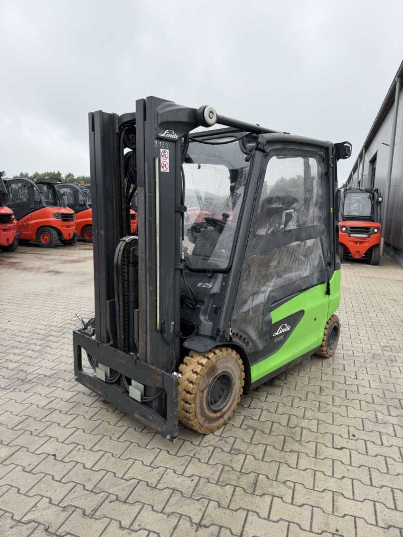 Used Forklift Linde E25L-01 4 ratų šakinis krautuvas (Image 1) Used Forklift Linde E25L-01 4 ratų šakinis krautuvas (Image 1)
