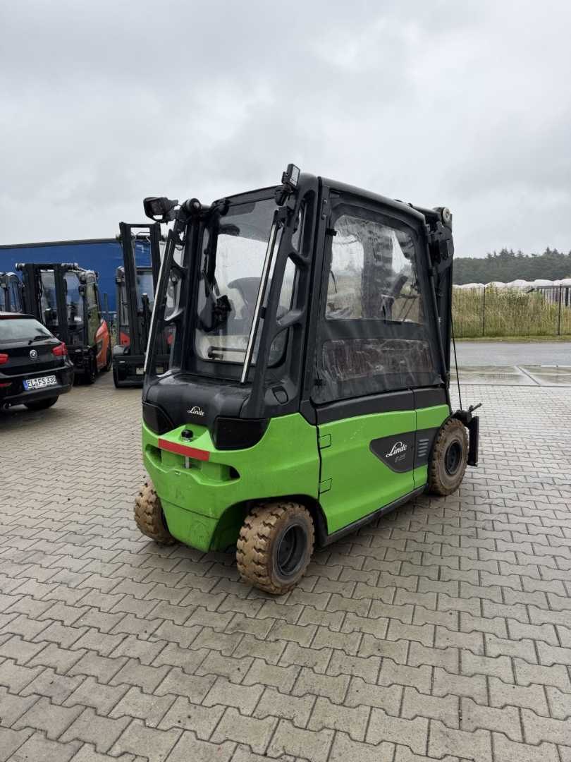 Used Forklift Linde E25L-01 4 ratų šakinis krautuvas (Image 4) Used Forklift Linde E25L-01 4 ratų šakinis krautuvas (Image 4)