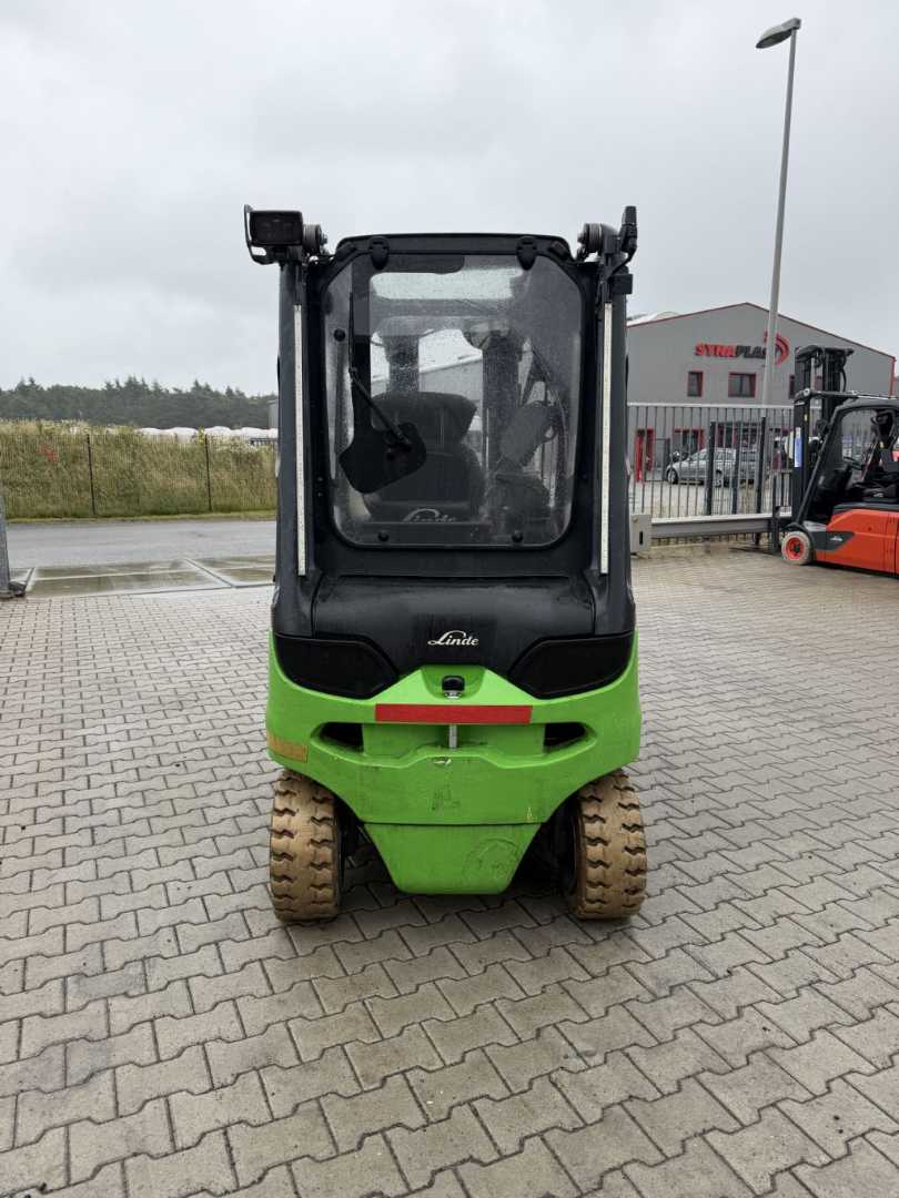 Used Forklift Linde E25L-01 4 ratų šakinis krautuvas (Image 5) Used Forklift Linde E25L-01 4 ratų šakinis krautuvas (Image 5)