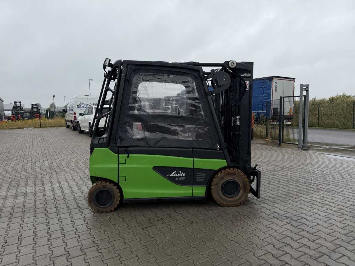 Used Forklift Linde E25L-01 4 ratų šakinis krautuvas (Image 9) Used Forklift Linde E25L-01 4 ratų šakinis krautuvas (Image 9)