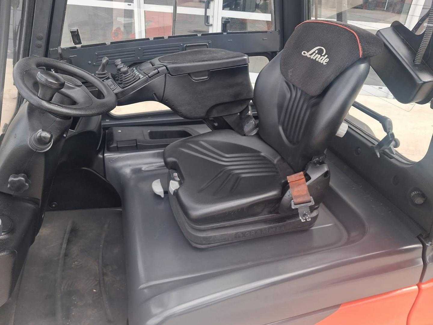 Used Forklift Linde e 30 4 ratų šakinis krautuvas (Image 3) Used Forklift Linde e 30 4 ratų šakinis krautuvas (Image 3)