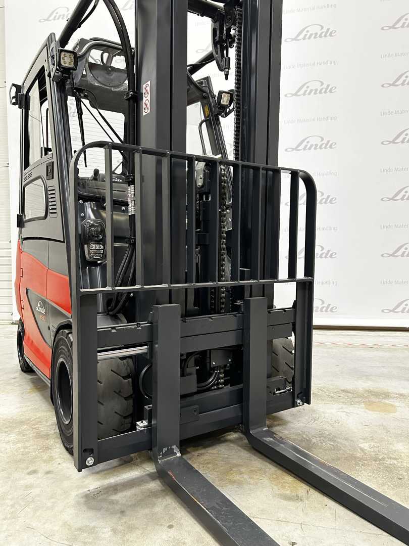 Used Forklift Linde E 30/600 H : 3,0t 4 ratų šakinis krautuvas (Image 3) Used Forklift Linde E 30/600 H : 3,0t 4 ratų šakinis krautuvas (Image 3)
