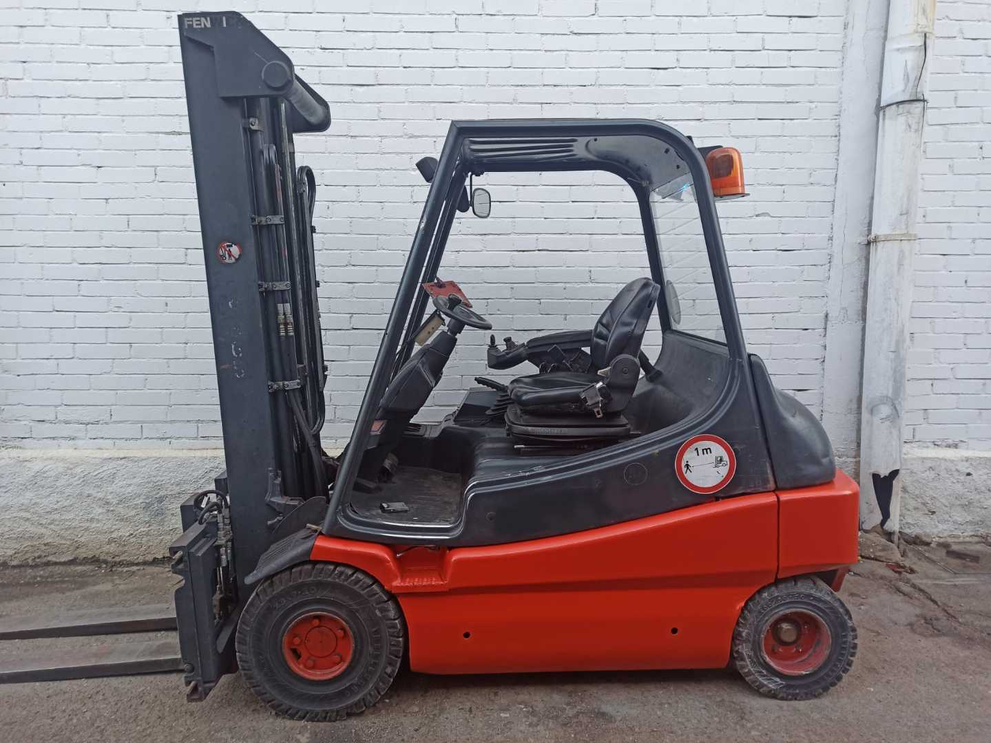 Used Forklift Linde E30-02 4 ratų šakinis krautuvas (Image 2) Used Forklift Linde E30-02 4 ratų šakinis krautuvas (Image 2)