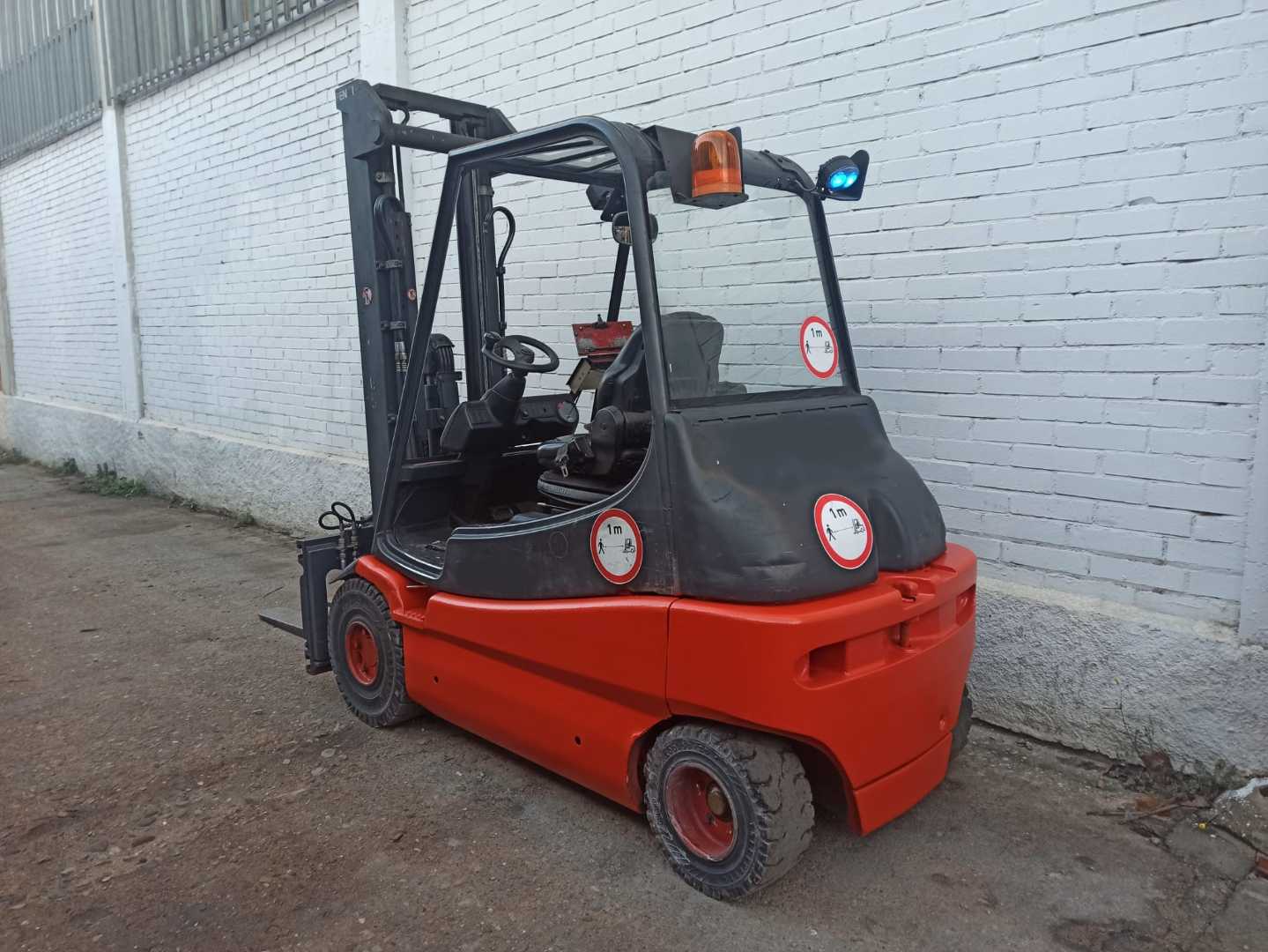 Used Forklift Linde E30-02 4 ratų šakinis krautuvas (Image 3) Used Forklift Linde E30-02 4 ratų šakinis krautuvas (Image 3)