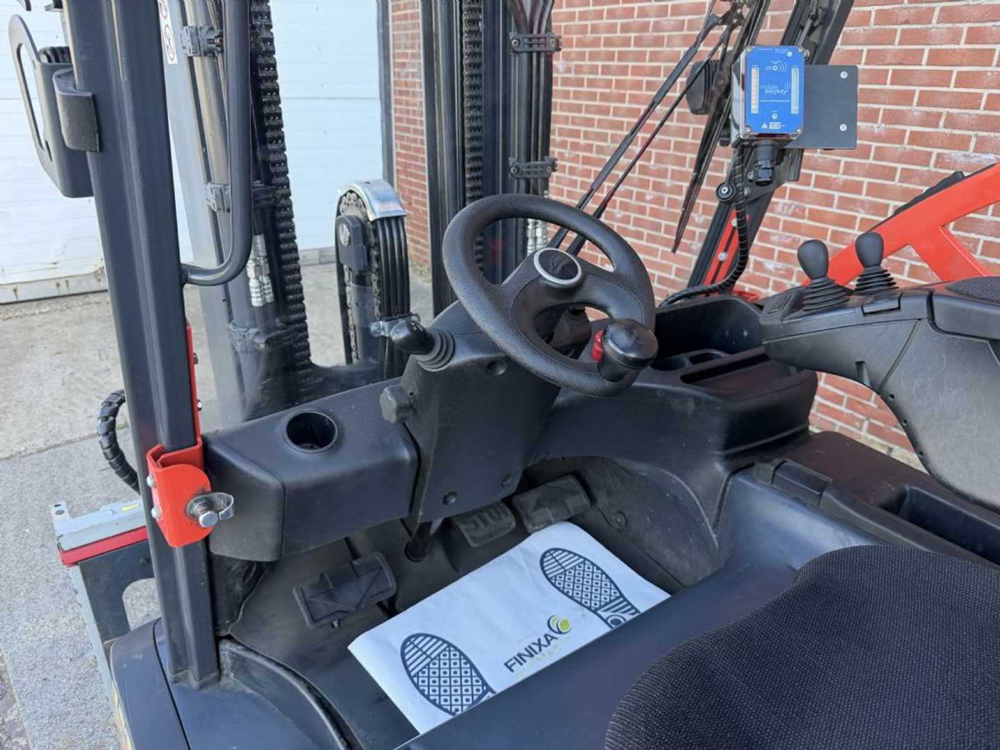 Used Forklift Linde E35L-01 4 ratų šakinis krautuvas (Image 7) Used Forklift Linde E35L-01 4 ratų šakinis krautuvas (Image 7)