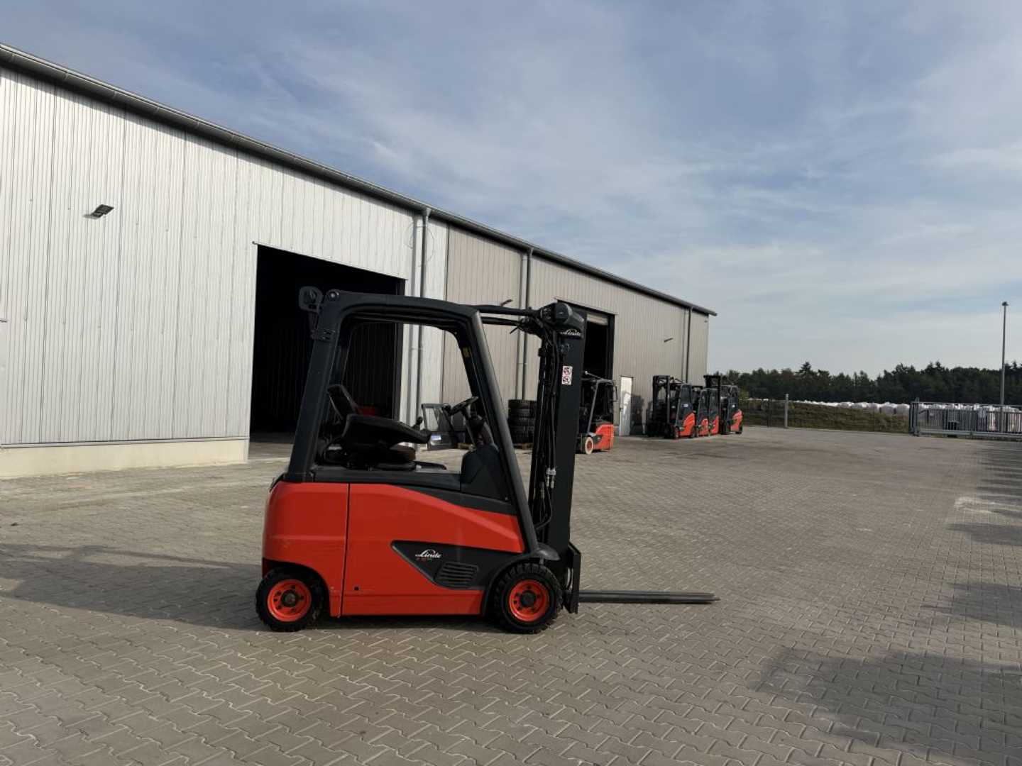 Used Forklift Linde E16PH-02 4 ratų šakinis krautuvas (Image 10) Used Forklift Linde E16PH-02 4 ratų šakinis krautuvas (Image 10)