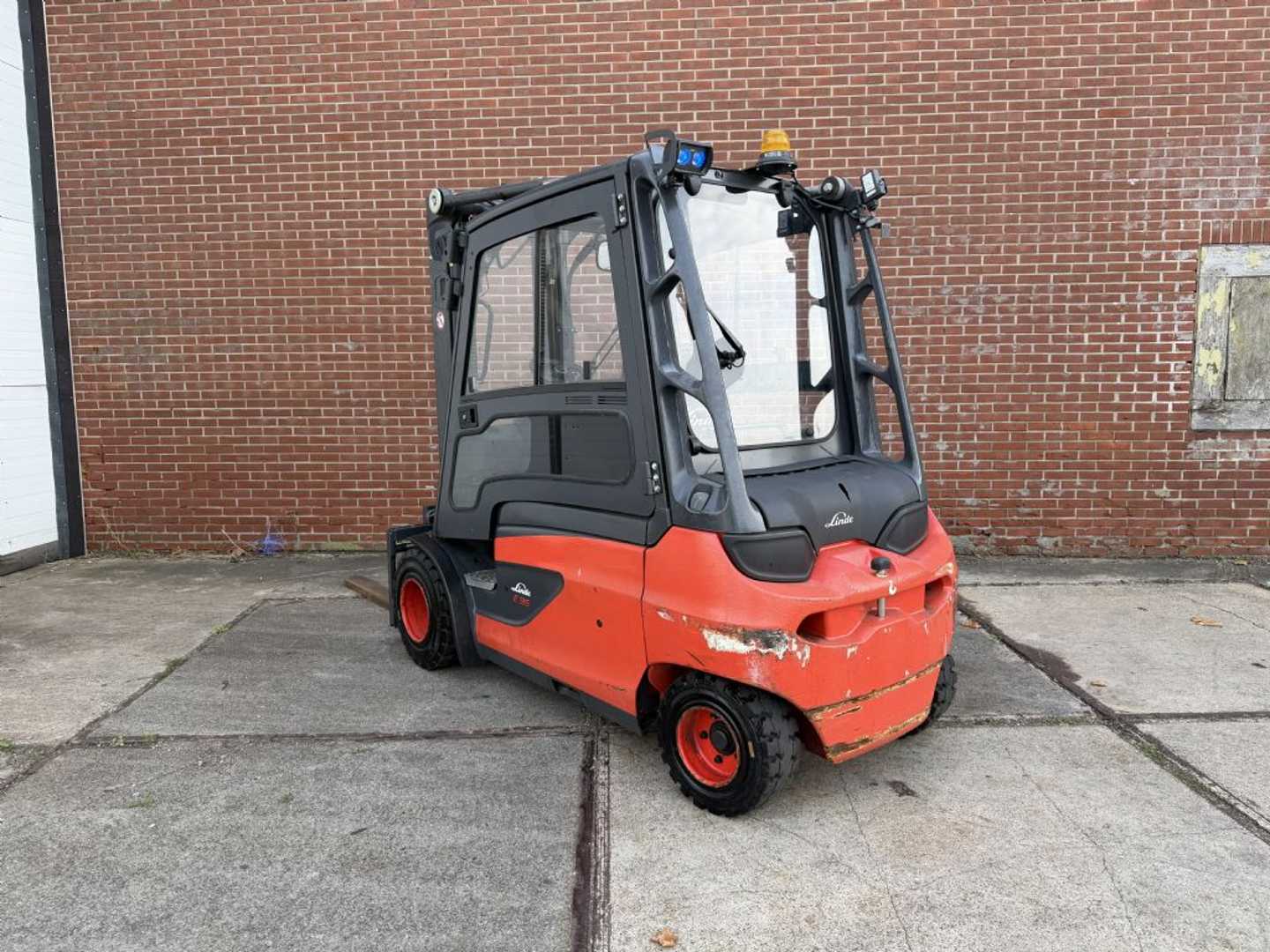 Used Forklift Linde E35L-01 4 ratų šakinis krautuvas (Image 4) Used Forklift Linde E35L-01 4 ratų šakinis krautuvas (Image 4)