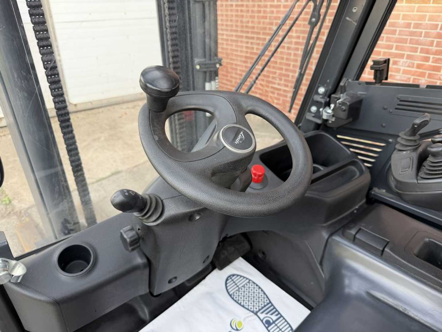 Used Forklift Linde E35L-01 4 ratų šakinis krautuvas (Image 8) Used Forklift Linde E35L-01 4 ratų šakinis krautuvas (Image 8)