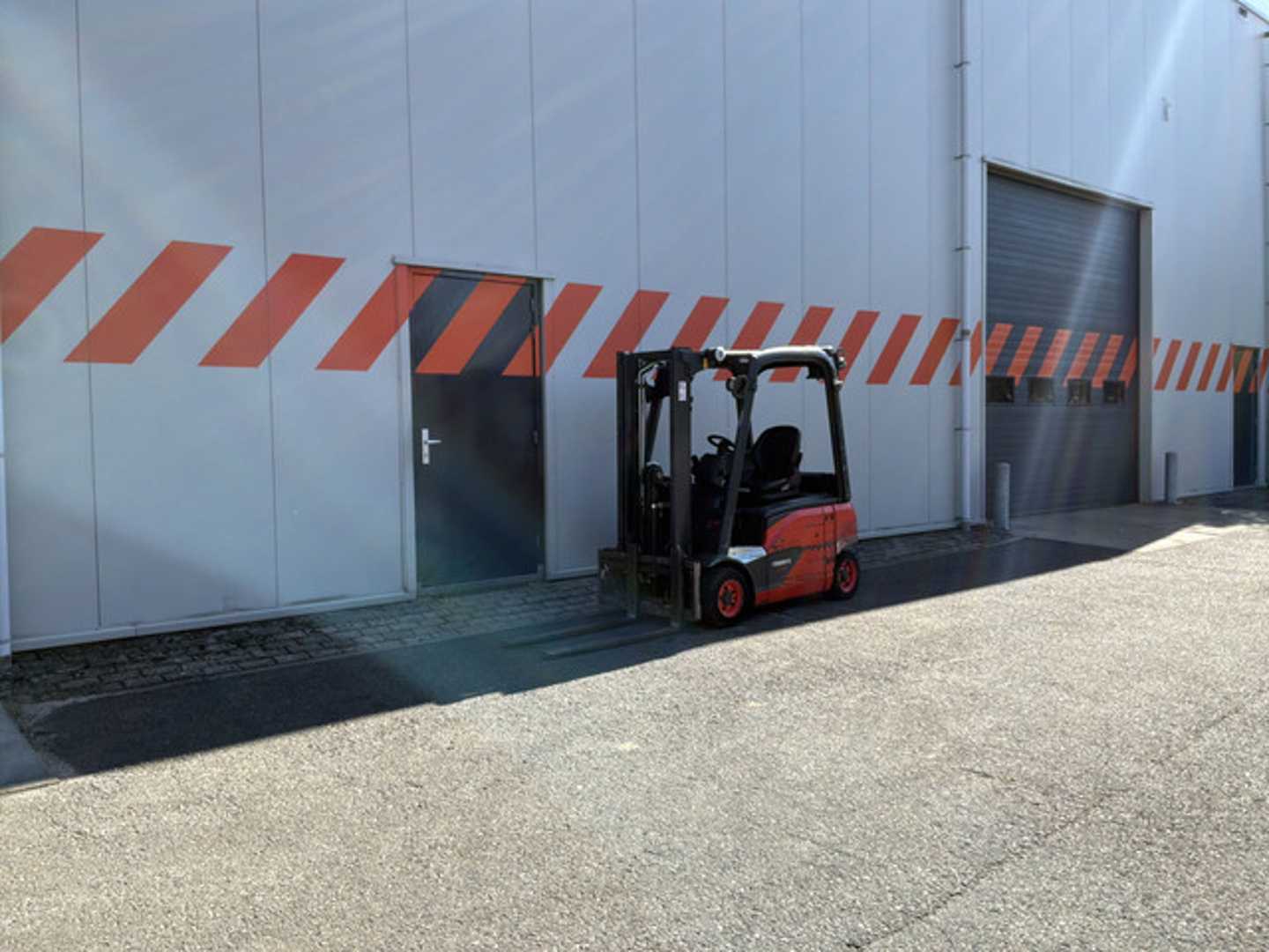 Used Forklift Linde E16P-02 4 ratų šakinis krautuvas (Image 5) Used Forklift Linde E16P-02 4 ratų šakinis krautuvas (Image 5)